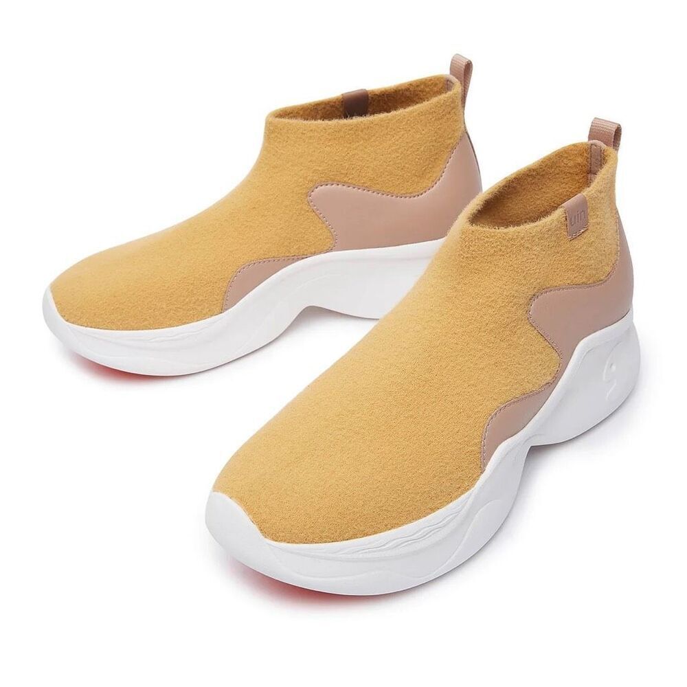 UIN Women's Walking Shoes Casual Chunky Sneaker (GOLDENROD PALMA II) New No Box